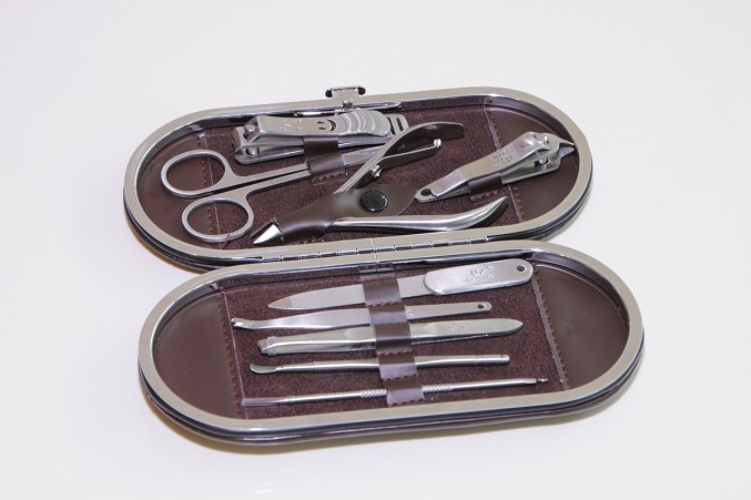how to prevent toenail fungus from spreading to family