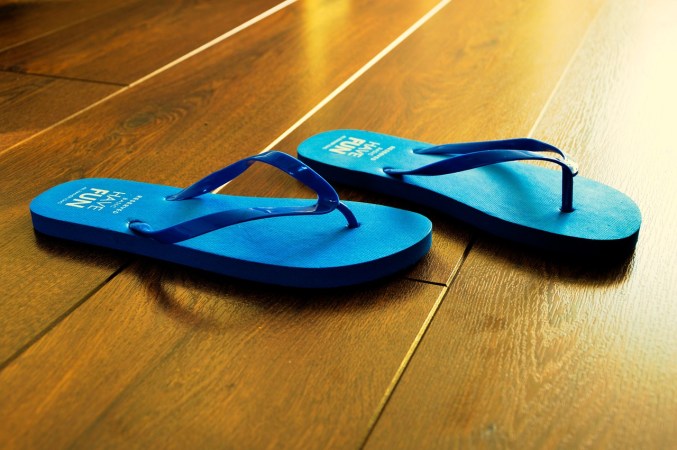 how to prevent toenail fungus from spreading to family