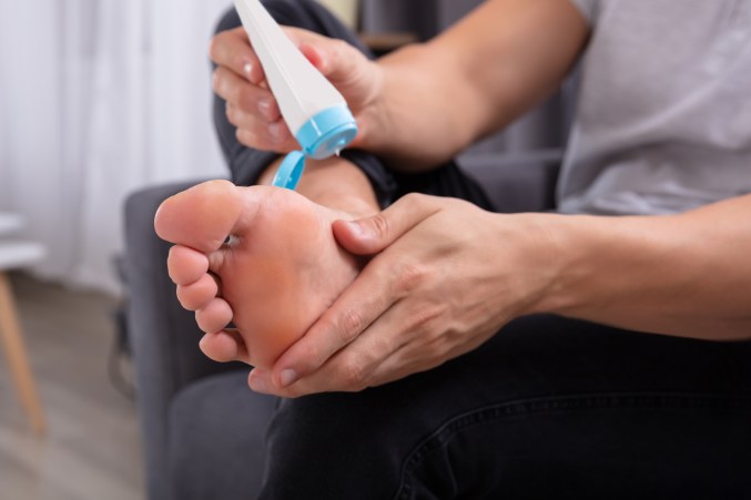 how to relieve foot pain at home