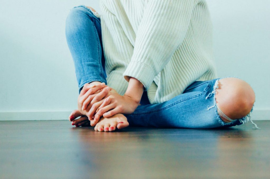 How To Make Your Feet Smaller: The Ultimate Guide