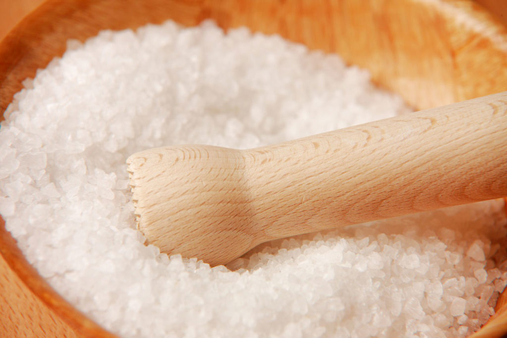 salt foot soak to remove toxins